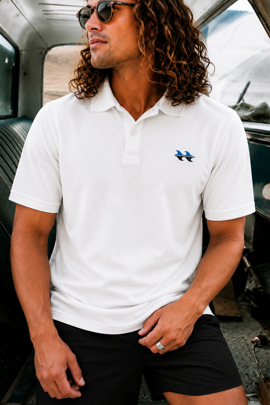 Bōdie Logo embroidered polo shirt. White.